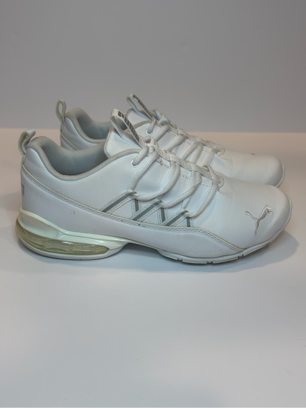 PUMA Women’s White Athletic Sneakers Size 8 Training Walking Shoes Air Cushion